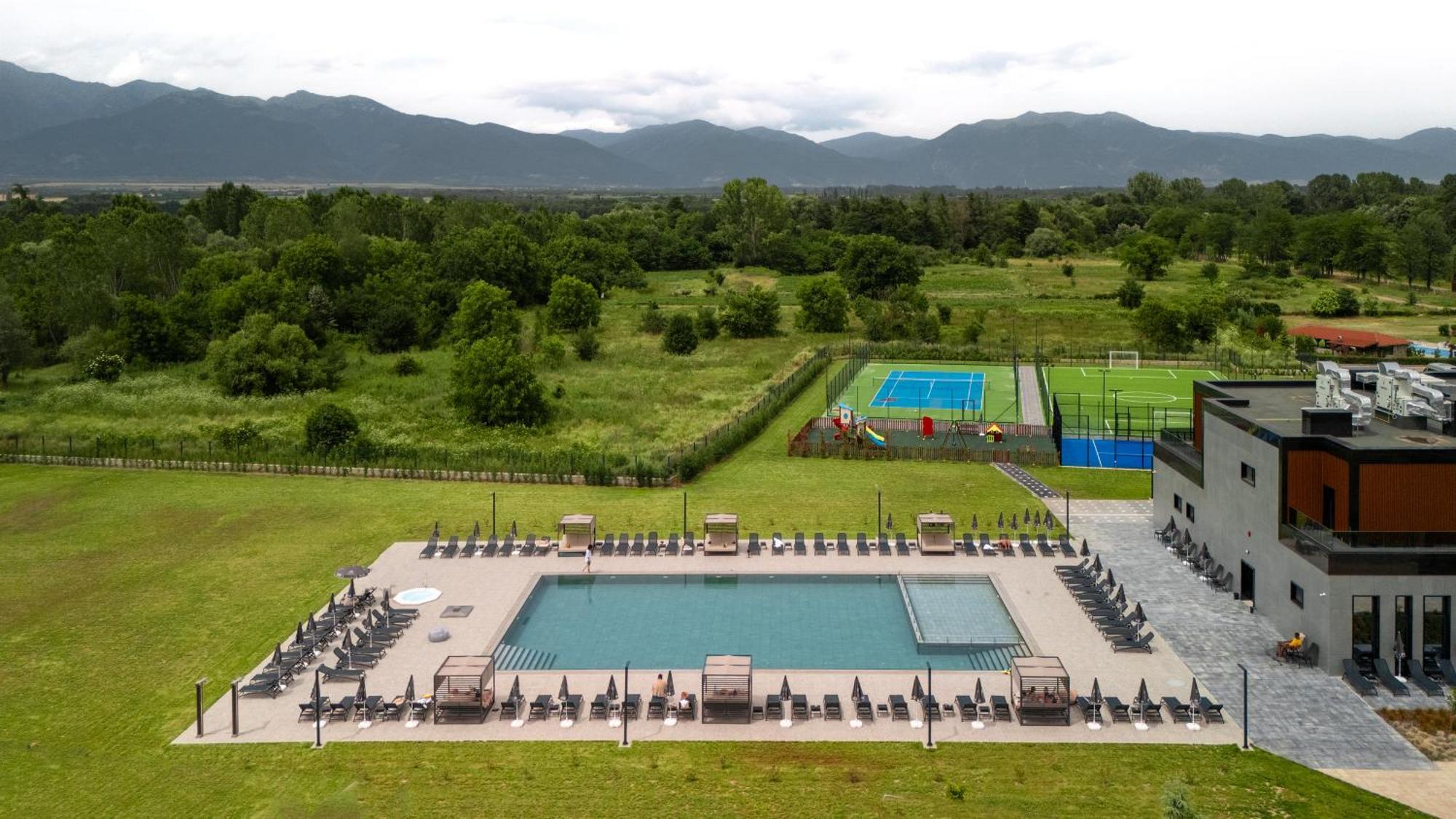 Atmosphere Balneo Hotel & Spa Pavel Banya Εξωτερικό φωτογραφία