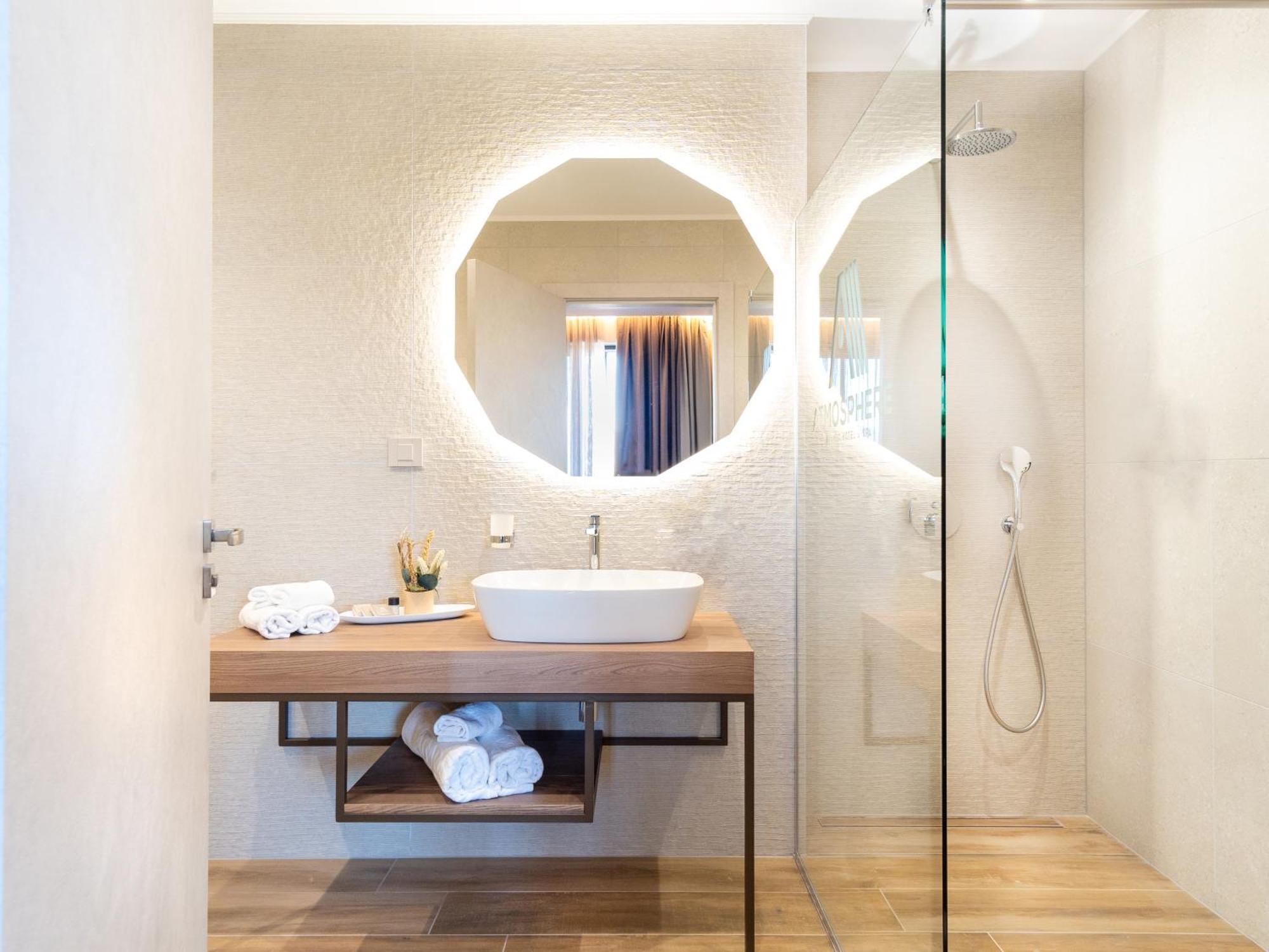 Atmosphere Balneo Hotel & Spa Pavel Banya Εξωτερικό φωτογραφία