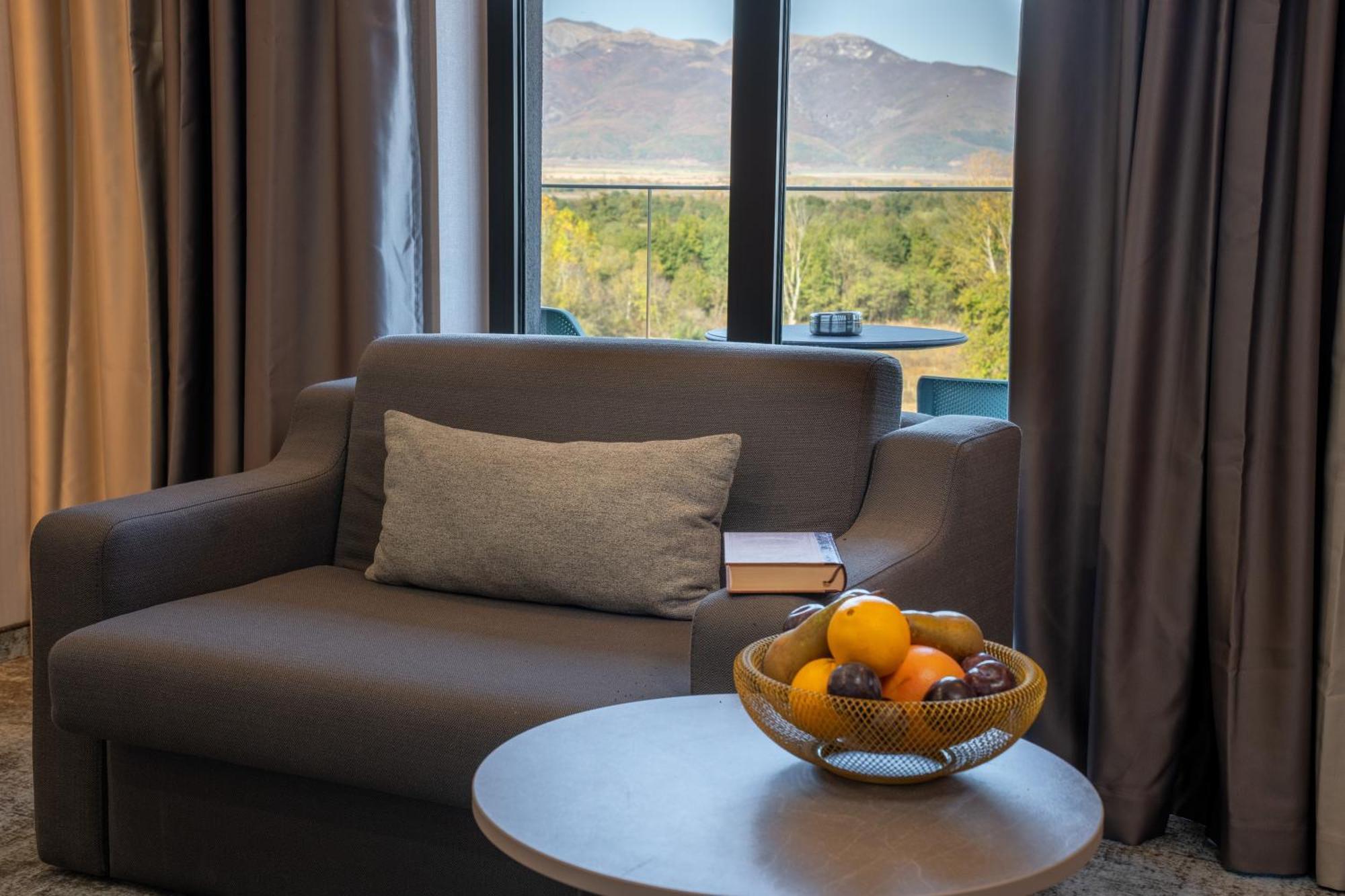 Atmosphere Balneo Hotel & Spa Pavel Banya Εξωτερικό φωτογραφία